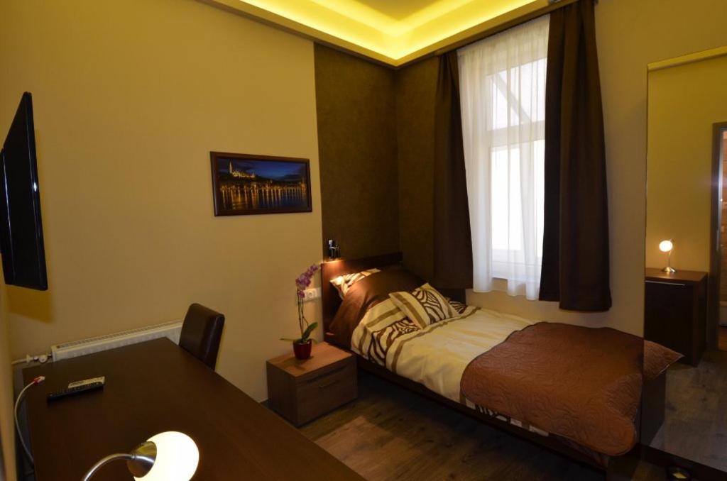 Fig Tree House Apartment Budapest Bagian luar foto