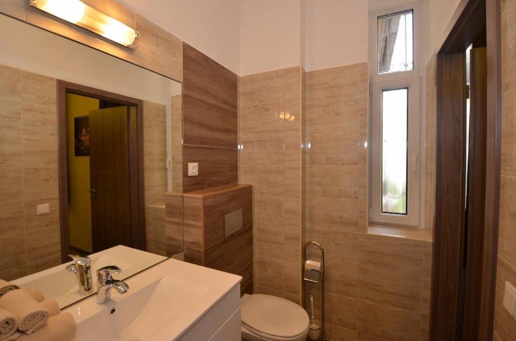 Fig Tree House Apartment Budapest Bagian luar foto